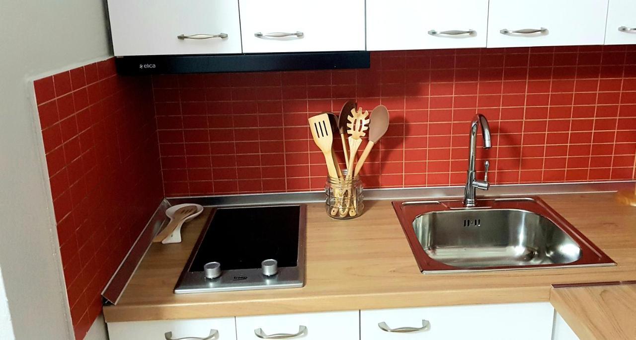 Nevila'S Apartment ティラナ エクステリア 写真