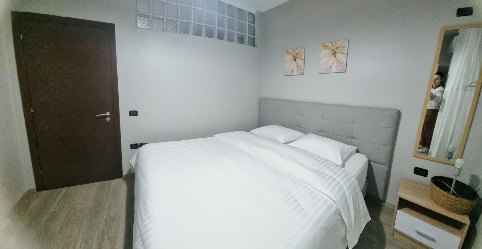 Nevila'S Apartment ティラナ エクステリア 写真
