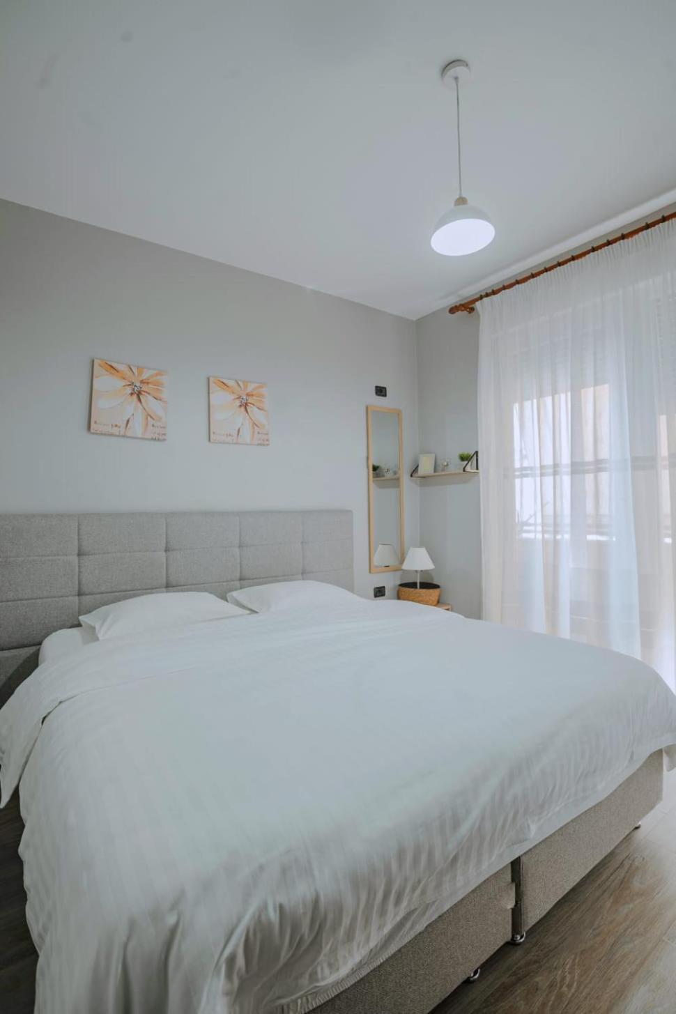 Nevila'S Apartment ティラナ エクステリア 写真